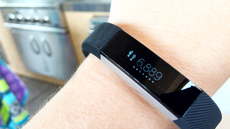Get Healthy and Walk More Track Steps With Fitbit Alta