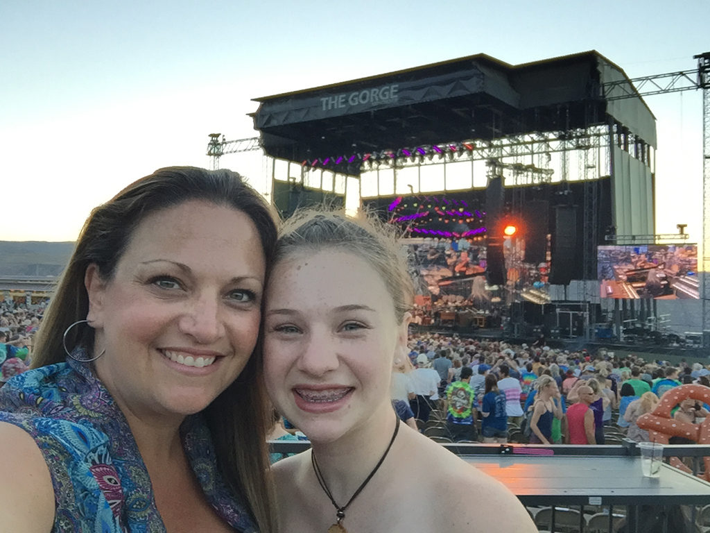 Jennifer Bourn and Natalie Bourn at Dead and Company