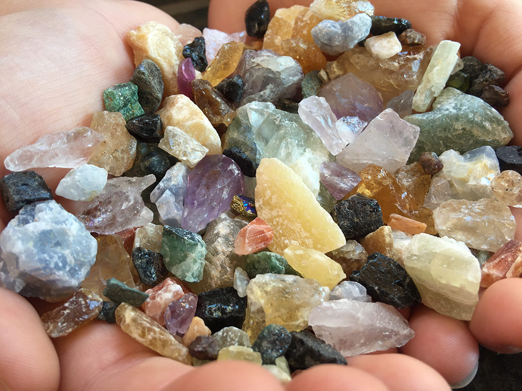Kids Gold panning and Gemstone Mining at Moaning Cavern