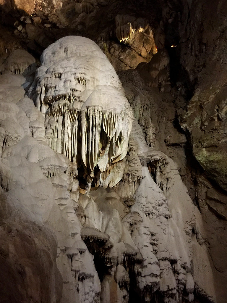 Moaning Cavern Igloo Formation