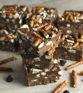 Crunchy No Bake Chocolate Pretzel Peanut Butter Bars Recipe Crunchy No Bake Chocolate Pretzel Peanut Butter Bars Recipe