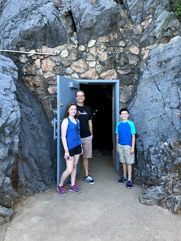 Entrance to Lake Shasta Caverns