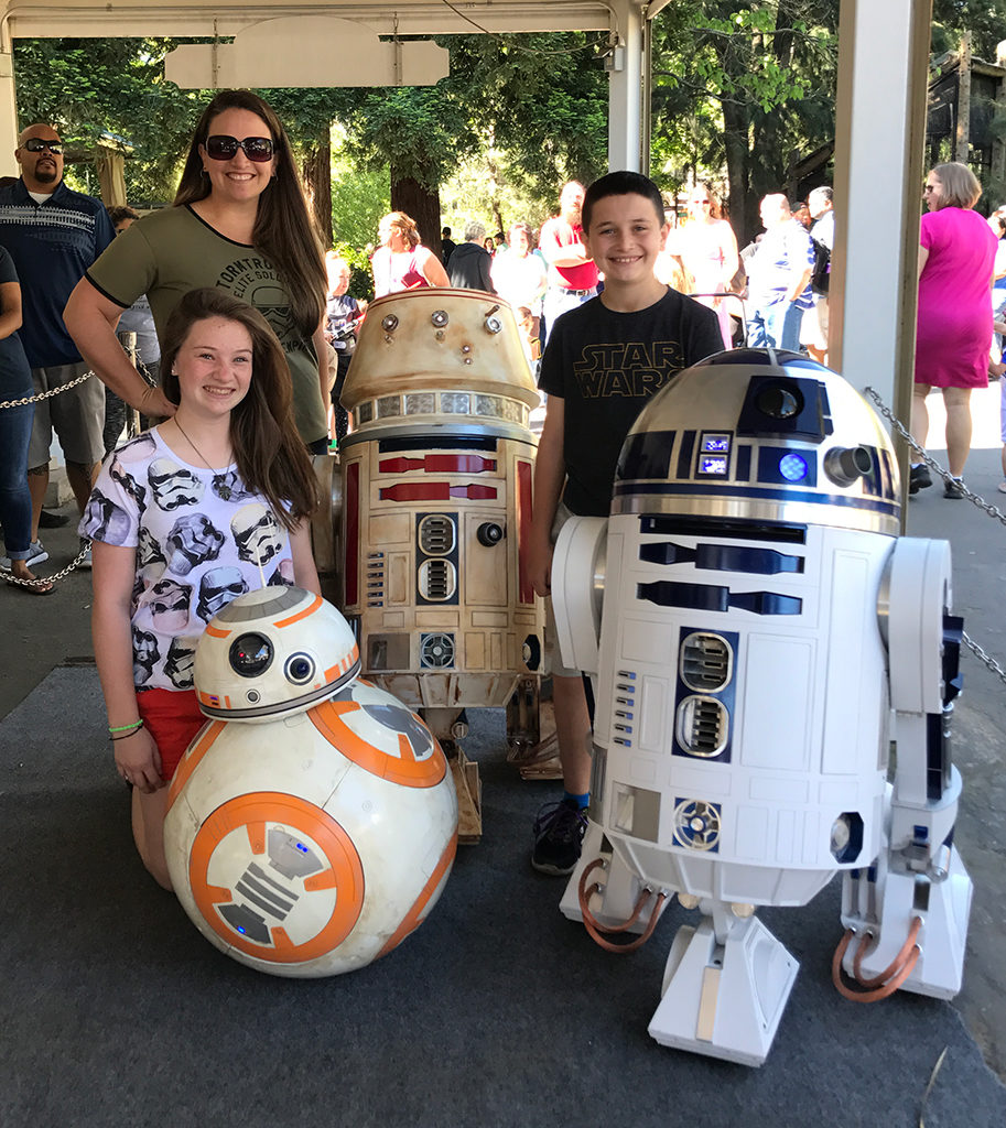 R2d2 and BB8 at Sacramento Zoo Star Wars Day