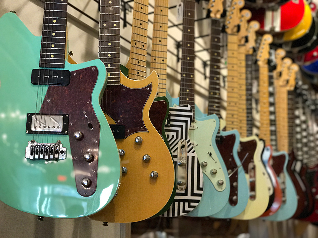 Chicago Music Exchange North Lincoln Avenue, Chicago, Illinois