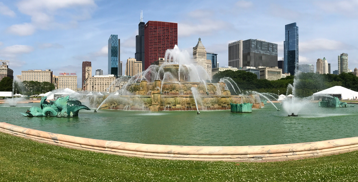 Clarence F. Buckingham Memorial Fountain in Chicago's Grant Park