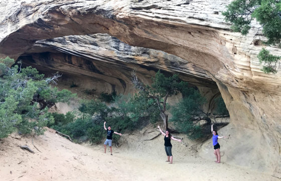 Family Hike to Moonshine Arch Near Vernal, Utah
