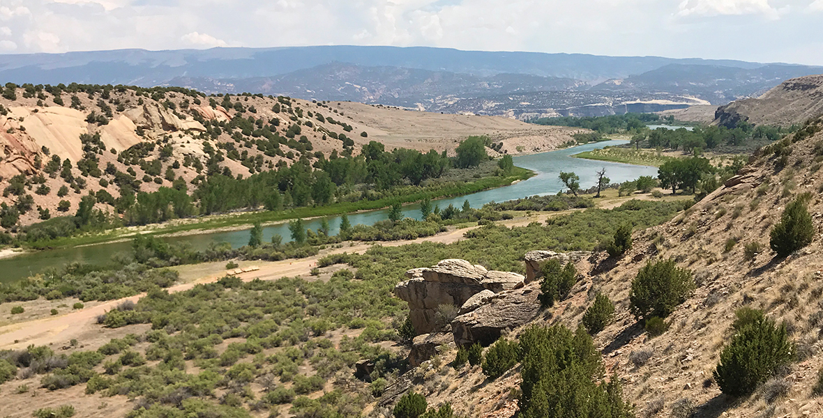 Green River Scenic Overlook In The Cub Creek Valley